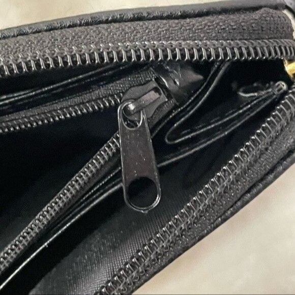 Buxton Wristet Zippered Travel Organize Convenient Pebbled Black - Picture 9 of 13